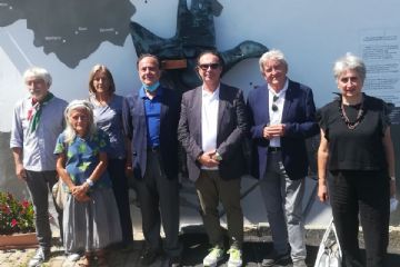 Commemorazione dei caduti, omaggio a Maria Riva e Titala