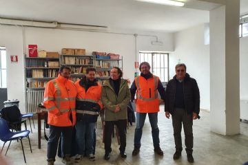 I professori del Politecnico di Torino e il Presidente dell'Ordine dei Geometri illustrano agli Studenti Geometri e Periti Agrari il progetto di Abitare Sostenibile della montagna, in particolare Alpette