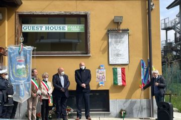 Corteo, omaggio al Monumento Alpini, Cippo Ex Internati, Monumento agli Svizzeri e al Sacrario Caduti della II Guerra Mondiale