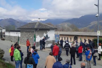 Corteo, omaggio al Monumento Alpini, Cippo Ex Internati, Monumento agli Svizzeri e al Sacrario Caduti della II Guerra Mondiale