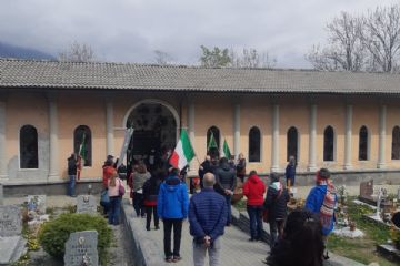Corteo, omaggio al Monumento Alpini, Cippo Ex Internati, Monumento agli Svizzeri e al Sacrario Caduti della II Guerra Mondiale